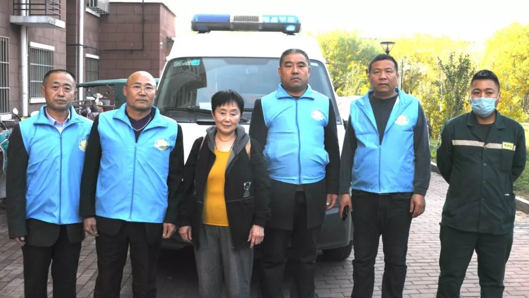 [人民日报]穿越大半个中国去送你……奇迹发生！四个铁汉哭了