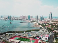 ພາ​ທ່ານ​ກ້າວ​ເຂົ້າ​ສູ່​ນະ​ຄອນ​ຊິງ​ຕາວ ເຈົ້າ​ພາບ​ກອງ​ປະ​ຊຸມ​ສຸດຍອດ​ອົງ​ການ​ຮ່ວມ​ມື​ຊຽງ​ໄຮ_fororder_青岛(无酒版本).mp4_20180528_164839.277