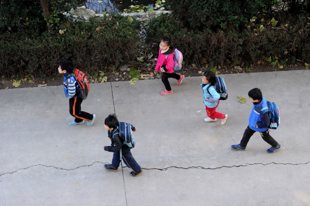 [新华社]“艾滋孤儿”成长记——给我一个没有“标记”的人生