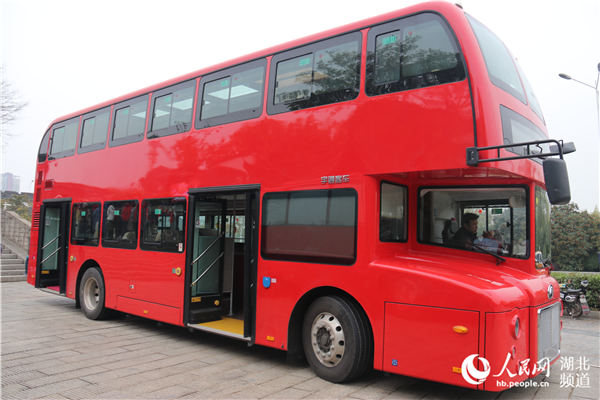 “红色巴士一日游”正式开游 全国最靓旅游巴士武昌首发