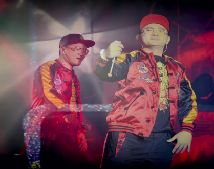 和志同道合的朋友一起说唱就唱羡煞网友,辽宁大石桥这群小伙走红抖音 和志同道合的朋友一起说唱就唱羡煞网友,辽宁大石桥这群小伙走红抖音