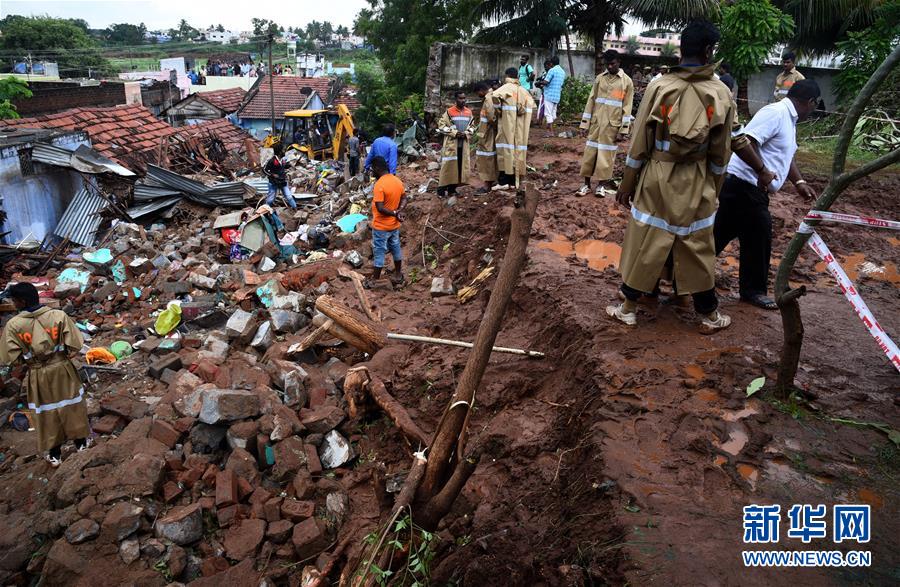 「新华网」印度泰米尔纳德邦房屋倒塌 15人死亡