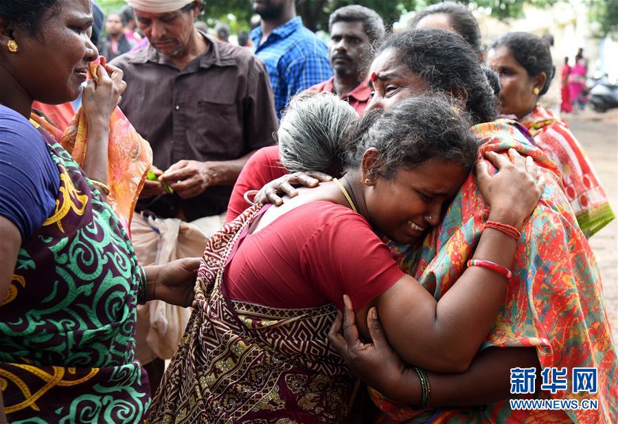 「新华网」印度泰米尔纳德邦房屋倒塌 15人死亡
