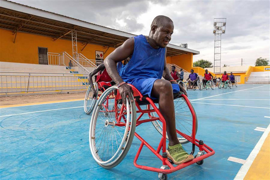 新华网@不熄的篮球梦——记南苏丹轮椅篮球队