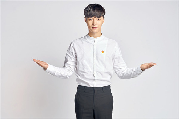 Lay: showing the pure heart of CCTV is patriotic duty