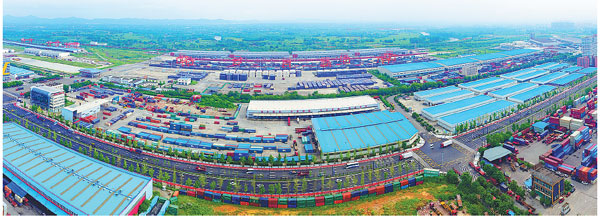 Additions to Qingbaijiang Railway Port Area bring improvements