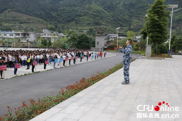 图片默认标题_fororder_征兵宣讲会现场（摄影--彭从华-）
