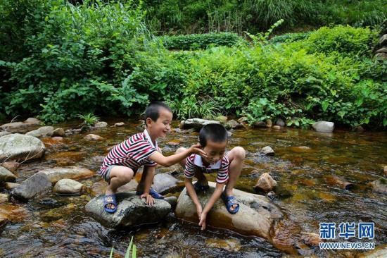 หมู่บ้าน "ฝาแฝด" ในประชากรกว่า 1,000 คนมีฝาแฝดถึง 29 คู่