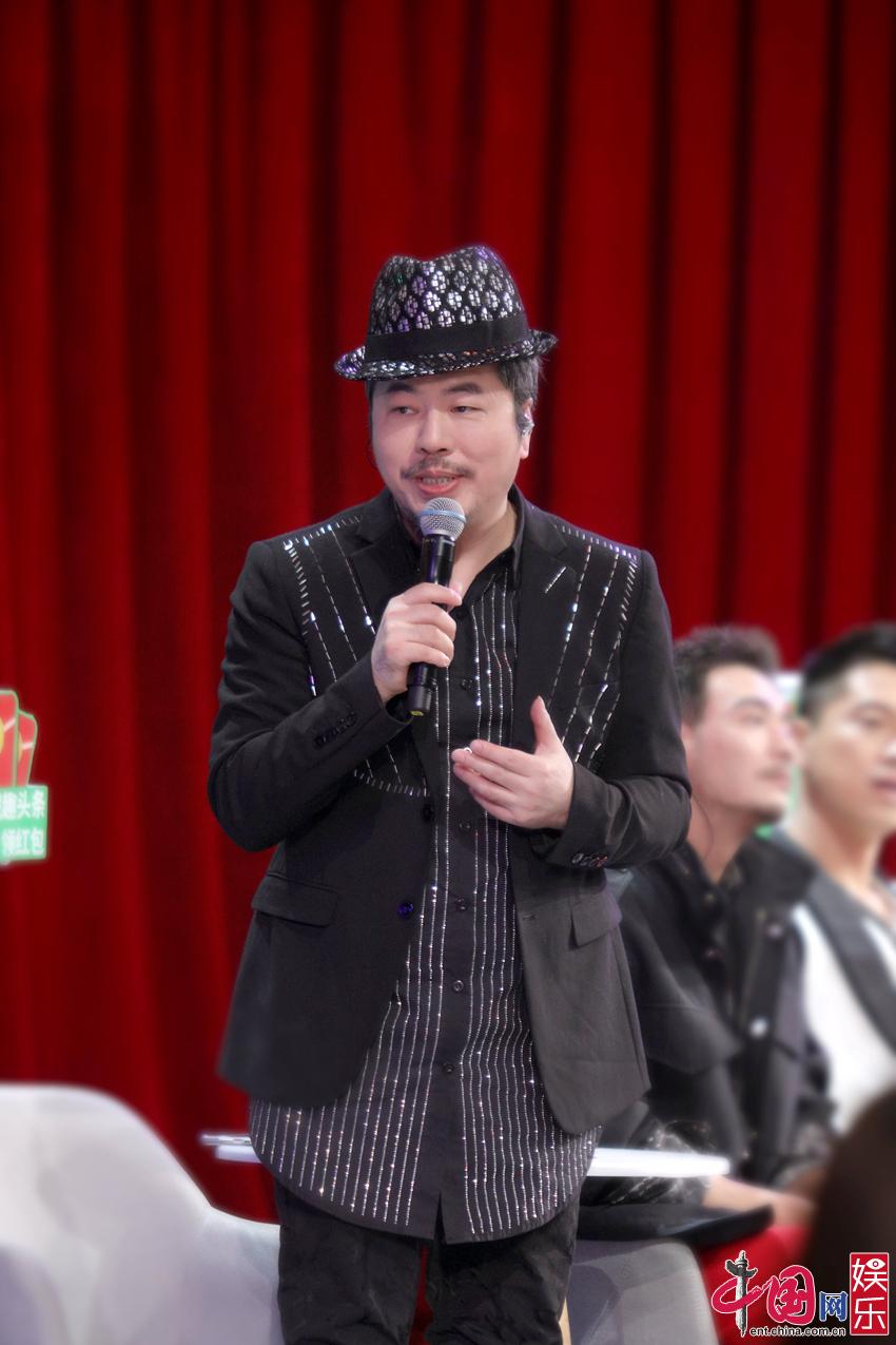《跨界歌王》李治廷吉他弹唱摇滚范 盛一伦化身音乐诗人
