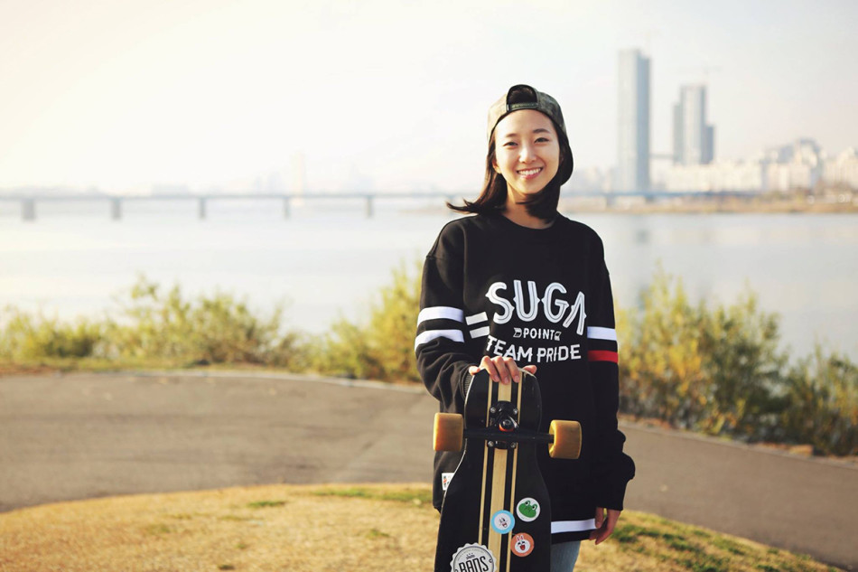 韩国滑板女神清纯可人 曼妙身姿+高颜值