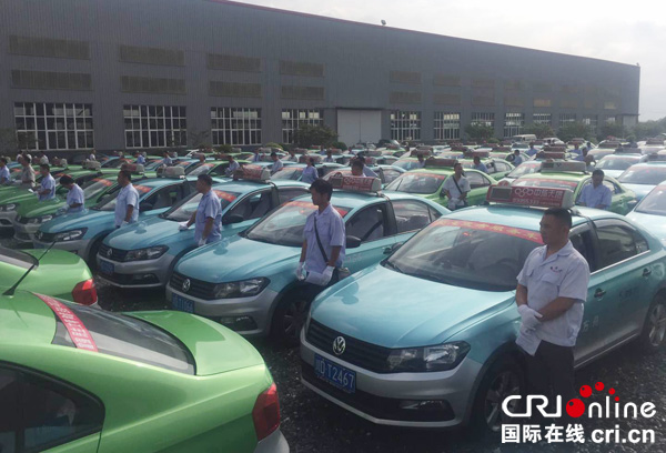 图片默认标题_fororder_整装待发的的哥的姐（伏凯摄影）