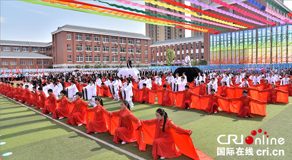 图片默认标题_fororder_精彩的师生表演（恩阳区委宣传部-供图）