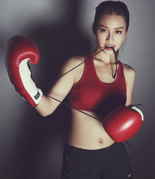 越南美女拳手:19岁身家过亿 传成龙已相中