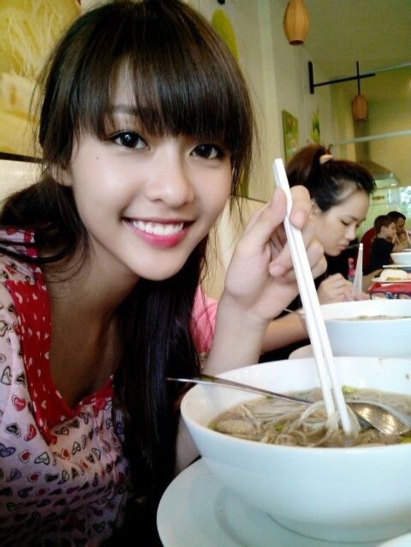 越南美女拳手:19岁身家过亿 传成龙已相中