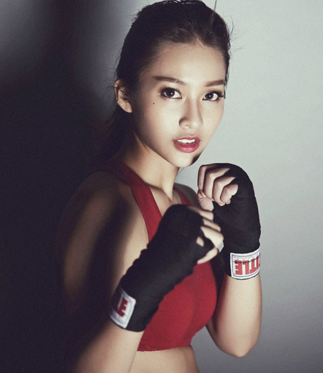 越南美女拳手:19岁身家过亿 传成龙已相中