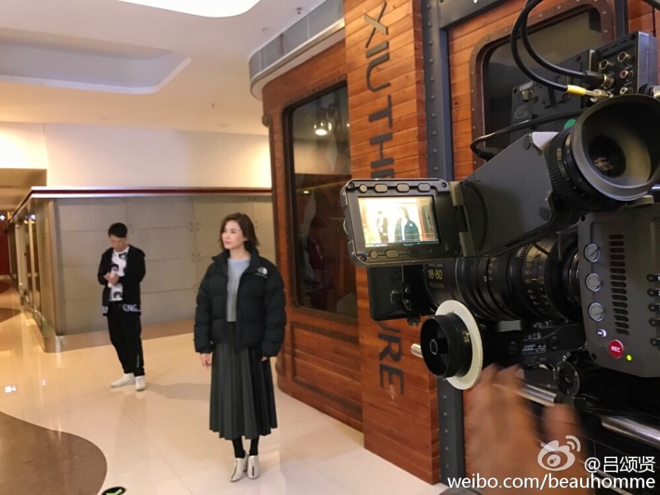 吕颂贤宣萱聚首 同框工作人员撞脸梁家辉(图)