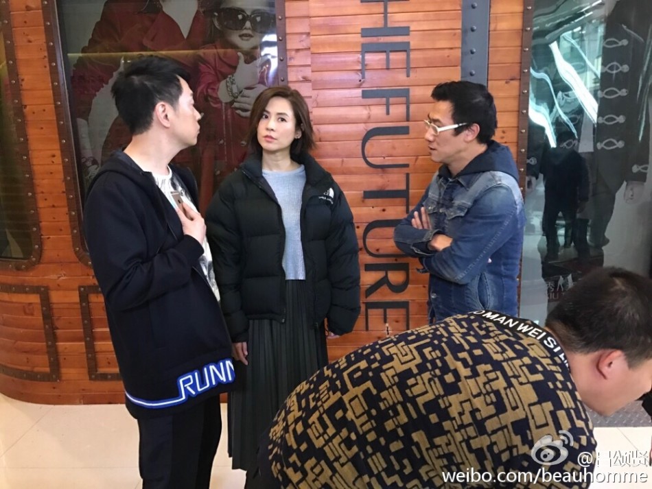 吕颂贤宣萱聚首 同框工作人员撞脸梁家辉(图)