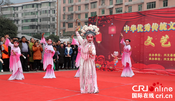 图片默认标题_fororder_《人间好》剧目参加中华优秀传统文化进基层迎新春文艺展演（申勇-摄）