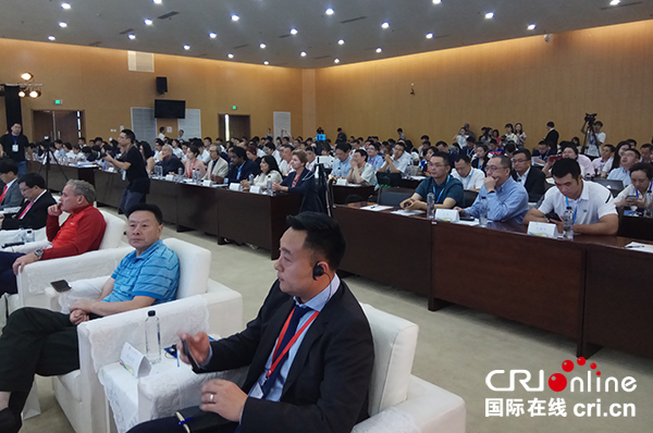 图片默认标题_fororder_论坛现场（摄影-杨建昆）