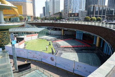 （焦点图，导航成都，移动端）天府广场下沉广场修缮启动 木地板将换防滑花岗岩