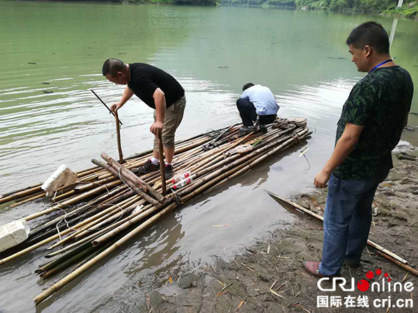 图片默认标题_fororder_对无证船只进行拆除