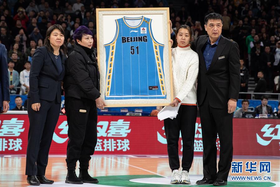 「新华网」北京首钢队举行吉喆球衣退役仪式