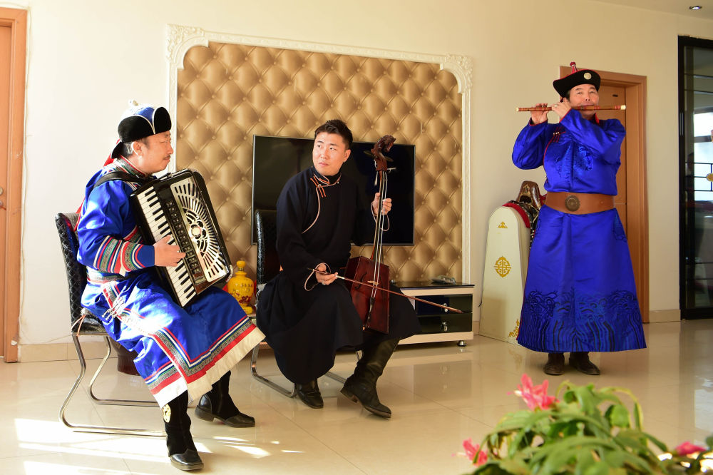 新华社@内蒙古：“乌兰牧骑+”显基层治理之变