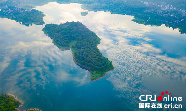 图片默认标题_fororder_醉美华蓥山天池湖[3]