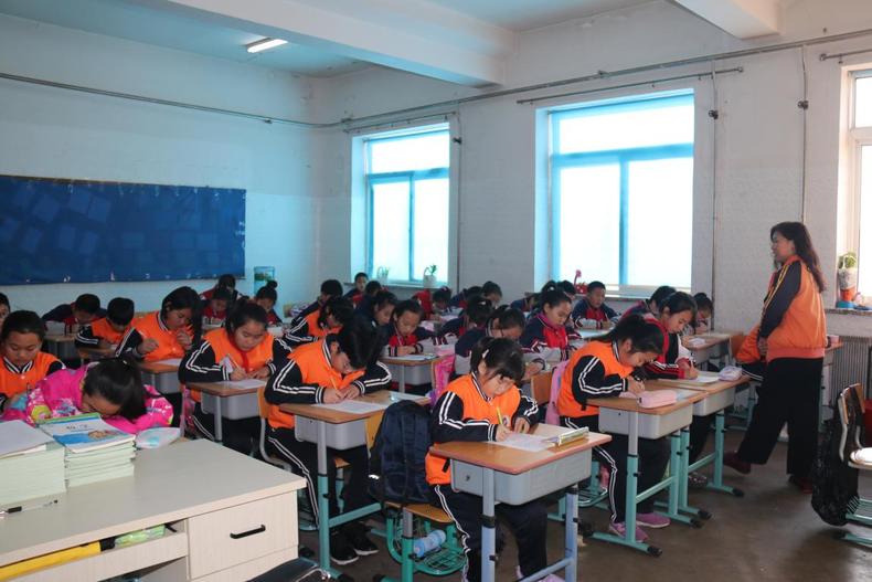沈阳新城子街第一小学举行课外阅读知识竞赛