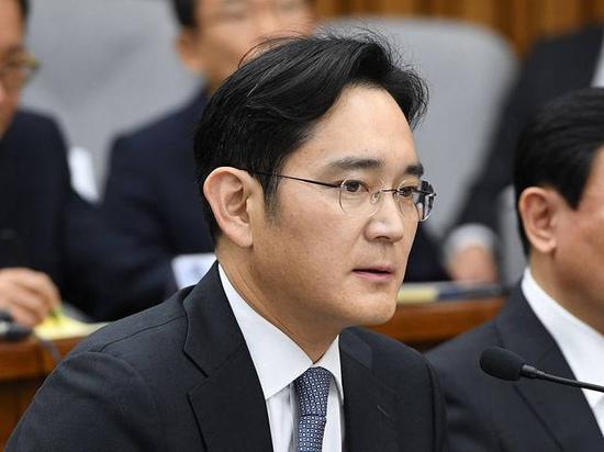 韩国三星等3家大企业负责人涉朴槿惠案被禁出