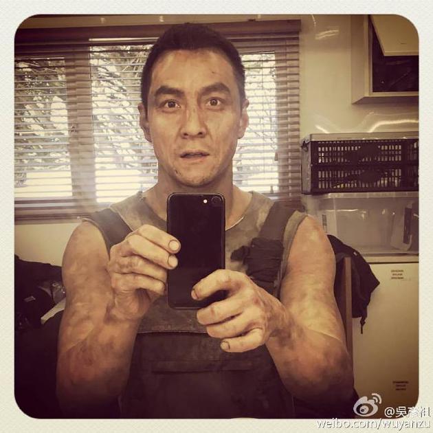 吴彦祖满身污泥自拍 网友:这么邋遢都帅！