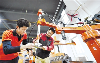 河北省工业转型升级迈出新步伐