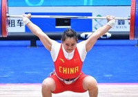 举重世界杯中国选手邓薇破世界纪录夺冠