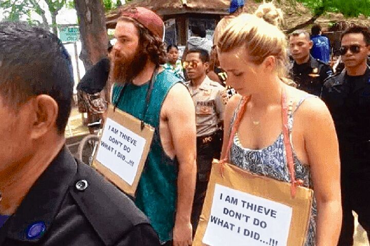 澳洲游客游印尼偷窃自行车 挂牌“我是小偷”游街