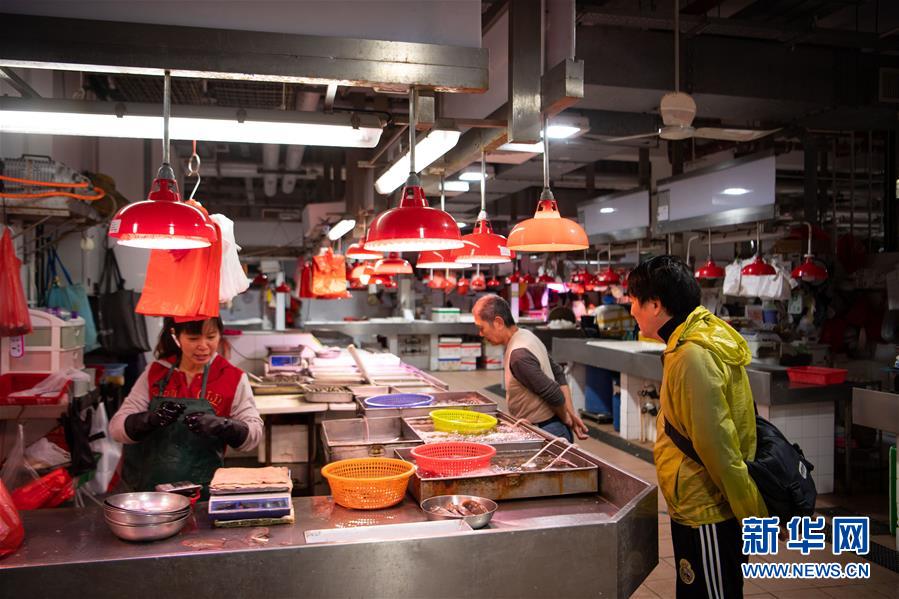 「新华网」家在澳门——“卖鱼佬”关伟铭：在文化交汇中丰富人生