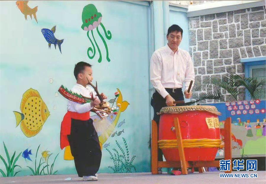 「新华网」家在澳门——“卖鱼佬”关伟铭：在文化交汇中丰富人生