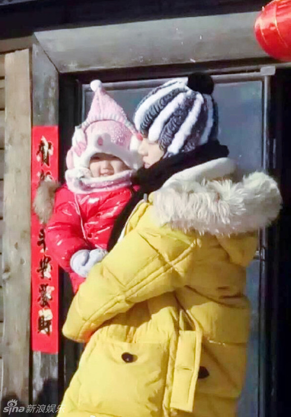 《爸爸》雪国之旅 阿拉蕾变行走的冰淇淋