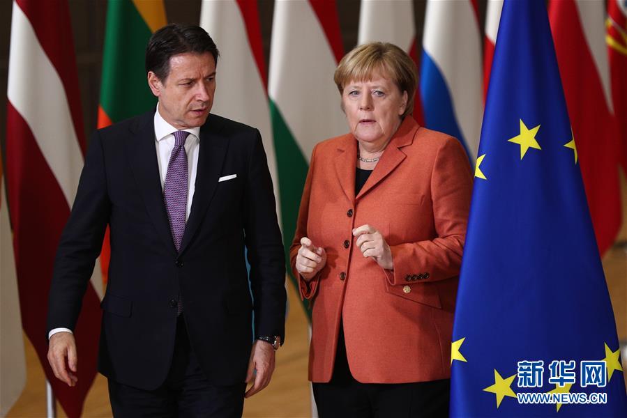 新华网：欧盟冬季峰会举行领导人合影仪式