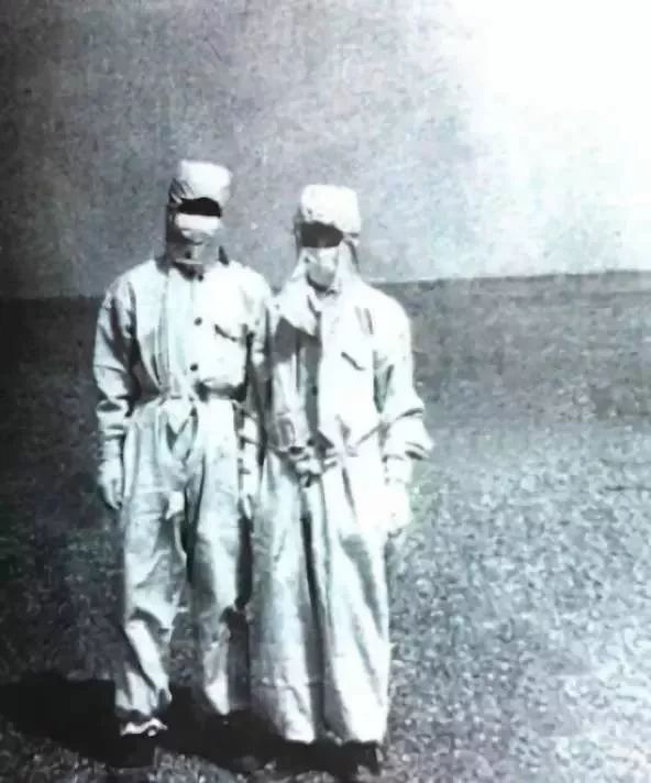 科技日报@邓稼先：在核试验场留下不寻常纪念照