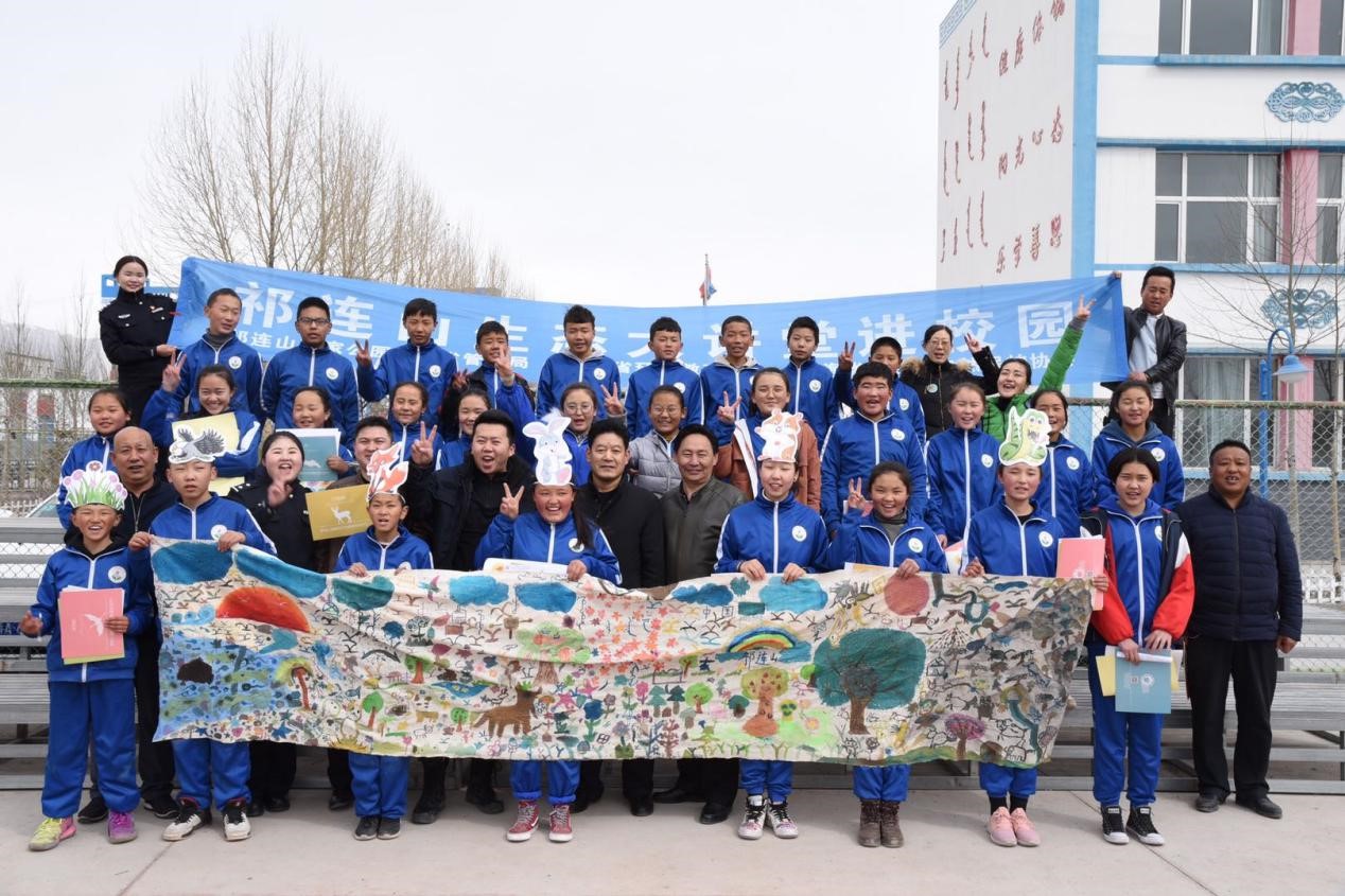 央视网@【生态文明@湿地】志愿者尤鲁青：为孩子们种下“环保意识