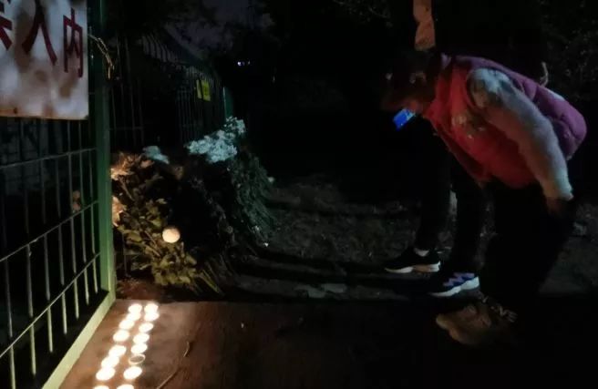 【中国青年报】被奖40万！90后救人遇难，上百人自发排队献花