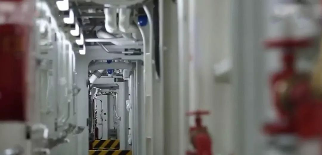 「央视新闻」头条|“我是女司机，开6万吨航母的那种”