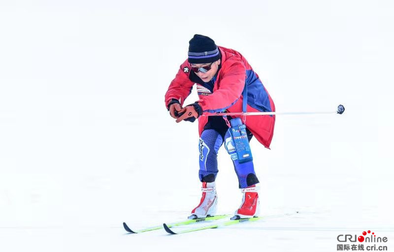 秦皇岛举办首届冰雪运动会滑雪比赛暨冰雪体验活动