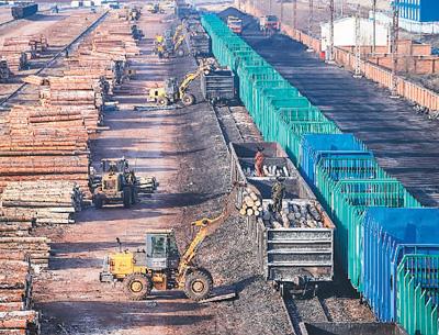 「人民日报海外版」有望再创新高 中俄贸易额全年将突破1100亿美