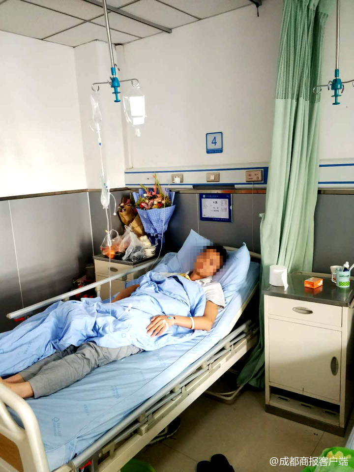 （导航资阳，移动端）四川乐至高三班主任被家长带人暴打 一打人者为住建局党委委员