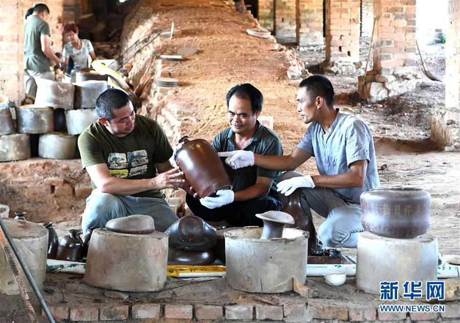 坭兴陶烧制技艺是钦州特色的传统手工艺,被列入国家级非物质文化遗产