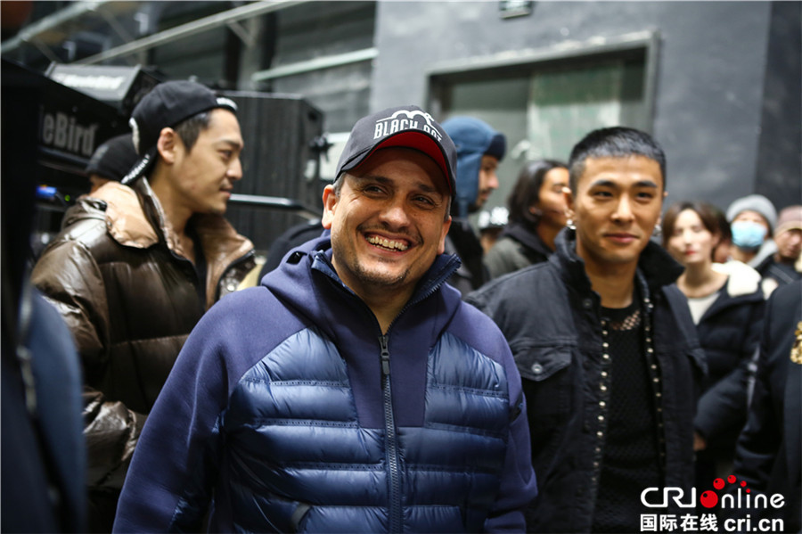 王大陆宋佳《奇幻之旅》热拍 监制罗素兄弟现身