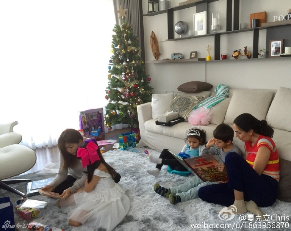 夏天诺一霓娜看书分享礼物 刘烨缺席求P图(图)