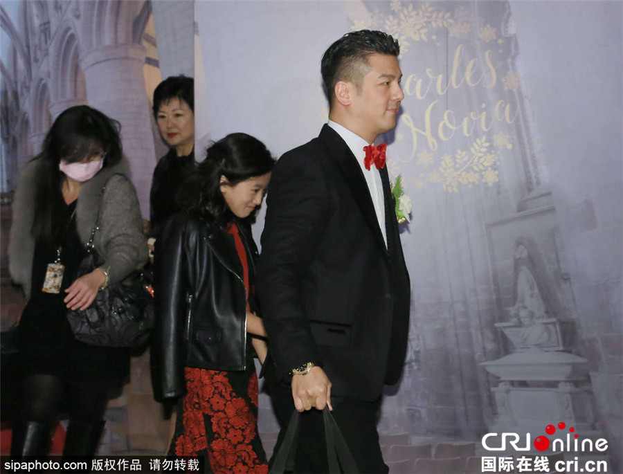 贾静雯前夫大婚娶林若亚 梧桐妹现身颇有熟女范