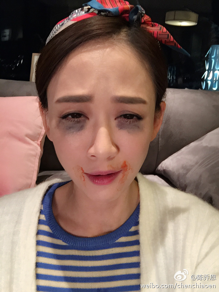 陈乔恩哭妆认不出！一脸睫毛膏似大熊猫（图）